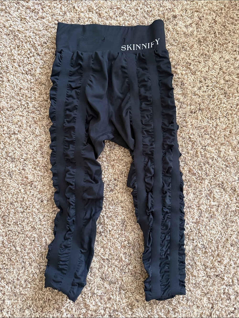 SKINNIFY Black Ruffle High-Waist Leggings